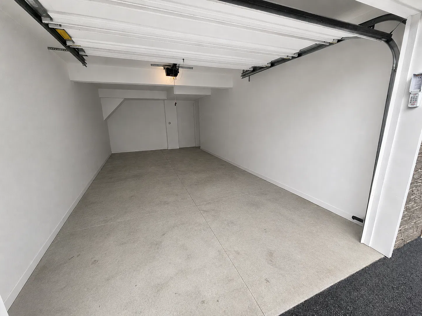 2 bed, 900 sqft, $1,350 — Photo 3