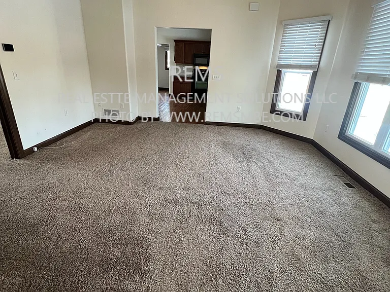 345 Laurel St #2 — Photo 2
