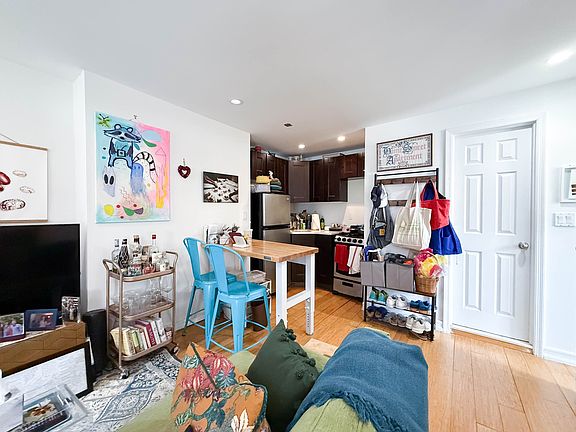 3rd image of 358 E 19th St APT 3F