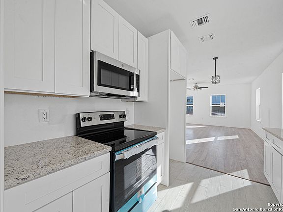 4th image of 2219 W RUIZ ST