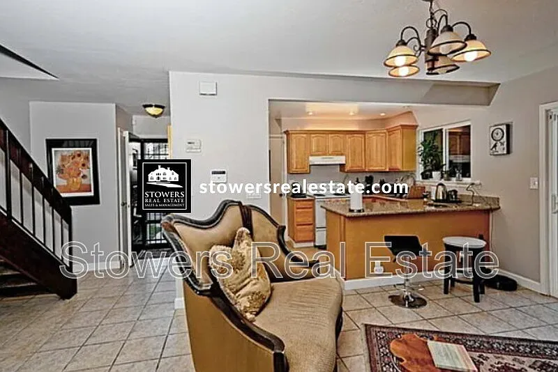3 bed, 2.5 bath, 1657 sqft, $3,595 — Photo 2