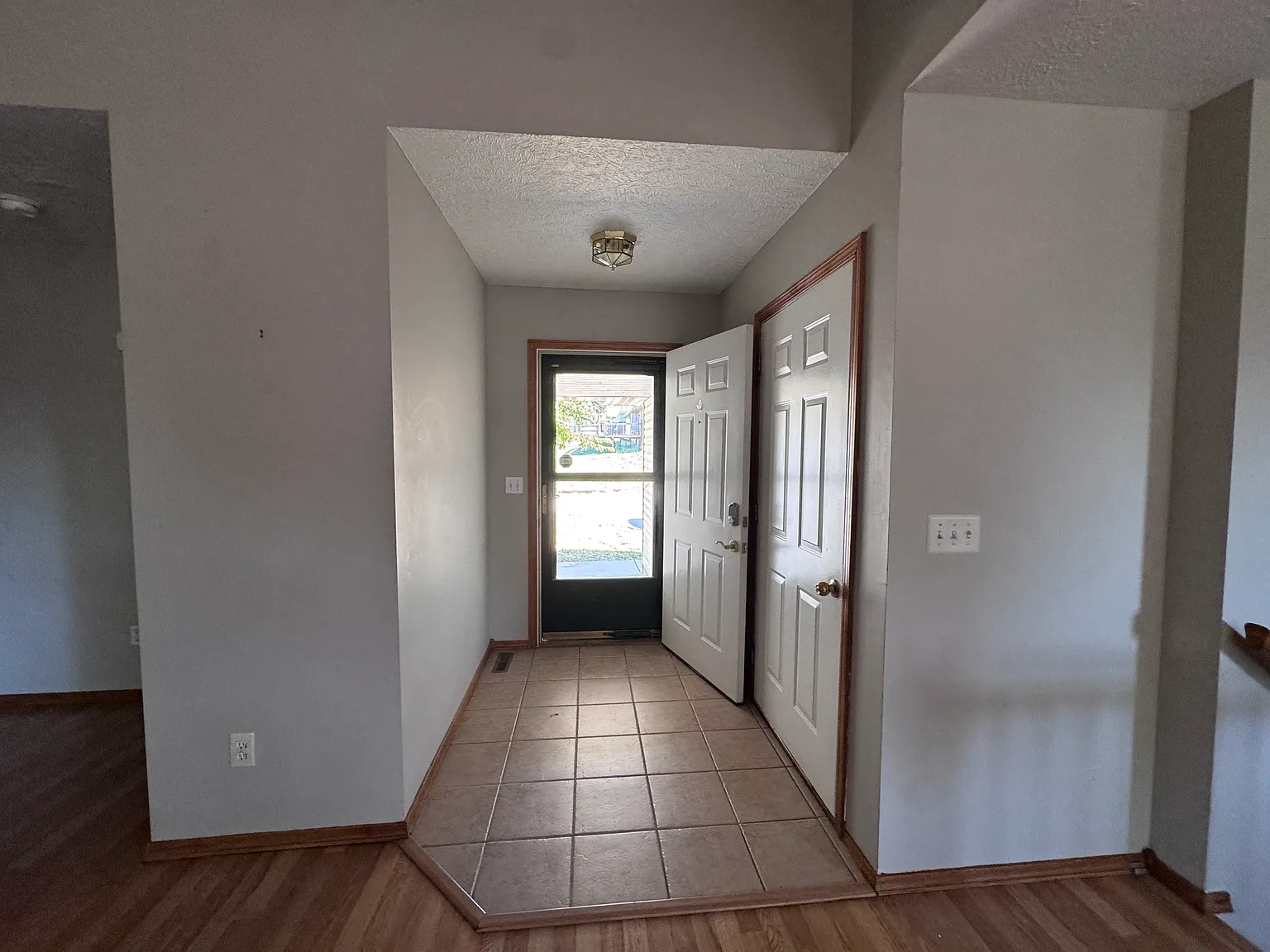 4 bed, 2369 sqft, $1,800 — Photo 2