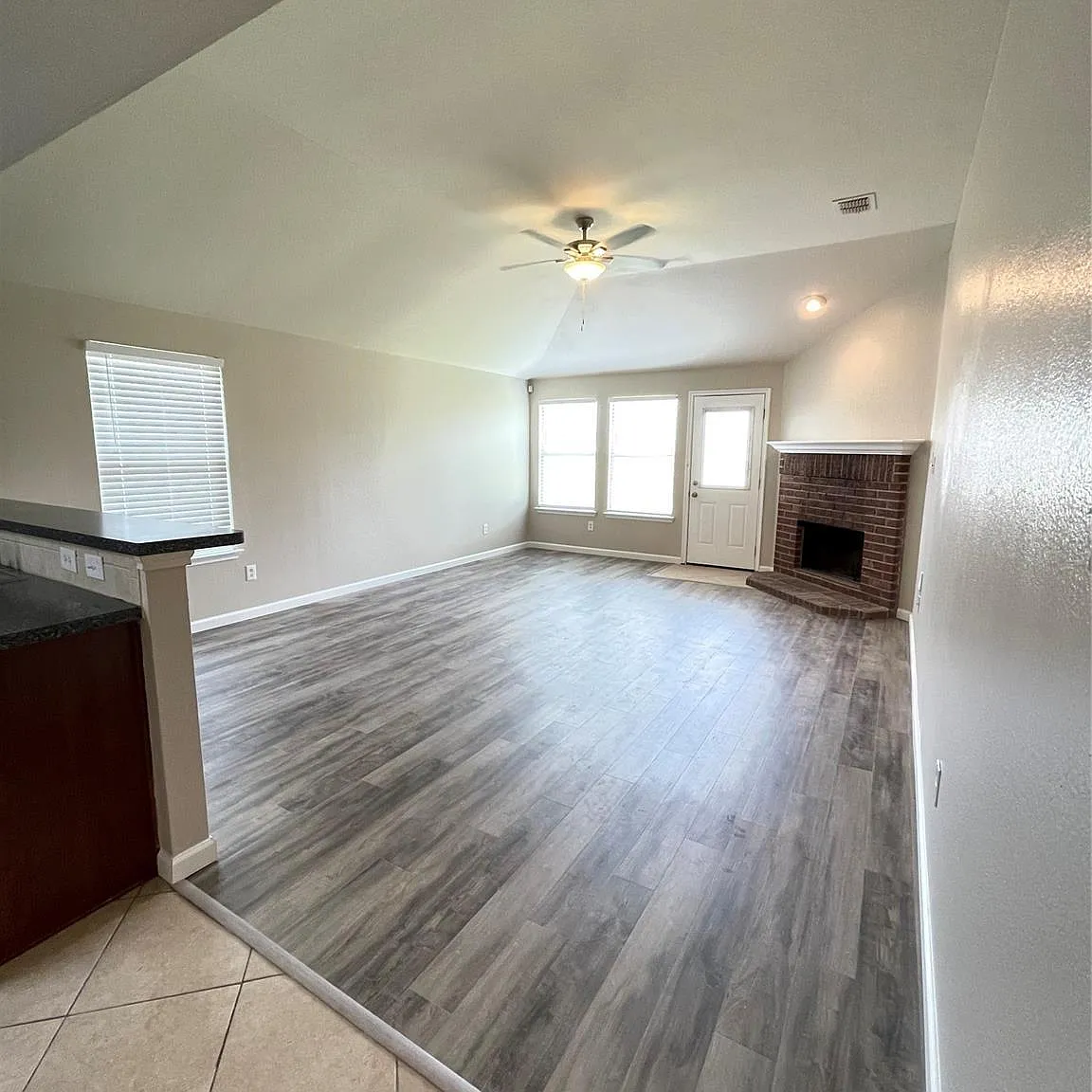 3 bed, 1618 sqft, $2,100 — Photo 2