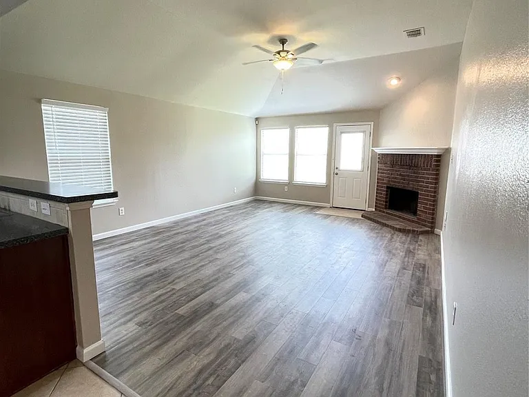 8904 Chisholm Trl — Photo 3