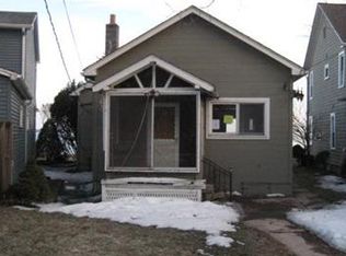 29875 E River Rd, Grosse Ile, MI 48138