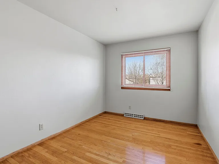 846 Greenwood Ct — Photo 12