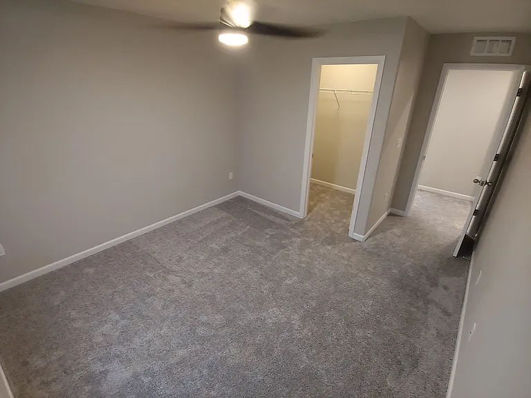 1042 Woodgate Ct — Photo 31
