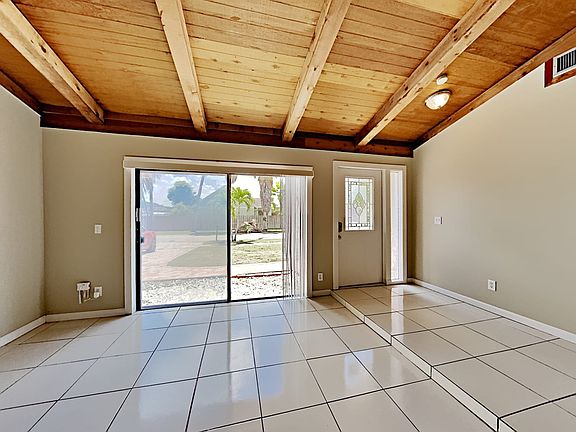 3rd image of 2661 Cypress Ave