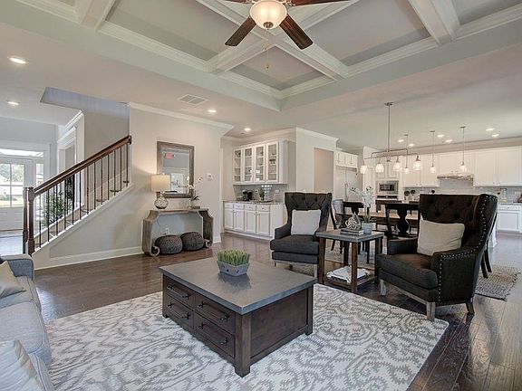 4th image of 4546 Silver Oak Dr