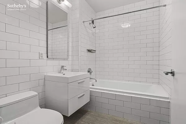 Sold by Sotheby's International Realty | media 10