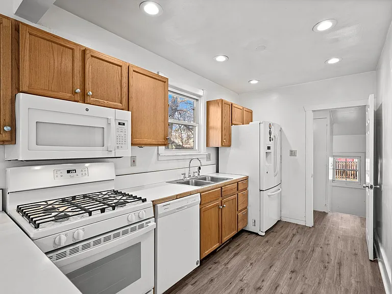2058 S Corona St — Photo 12