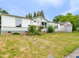 1041 Hiatt St, Lebanon, OR 97355