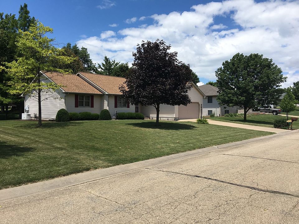 1st image of 209 Rebecca Ave