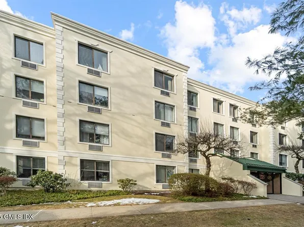 1535 E Putnam Ave APT 204, Greenwich, CT 06870