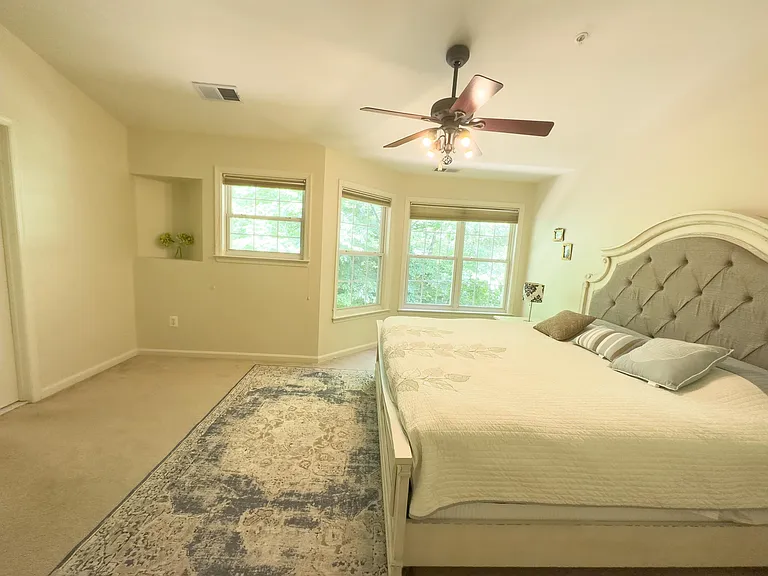2029 Ashleigh Woods Ct — Photo 16