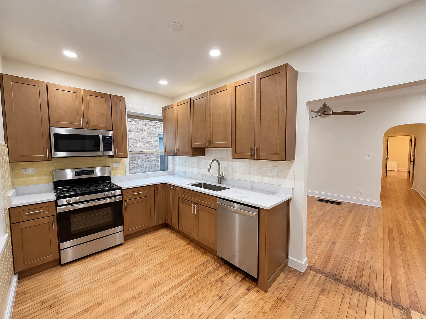 2 bed, 1250 sqft, $2,450 — Photo 2