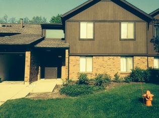 1400 Creekside Ct APT B, Elgin, IL 60123