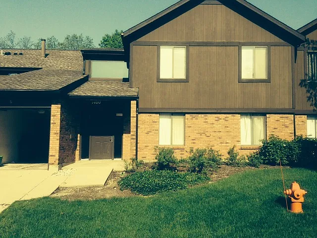 1400 Creekside Ct APT B photo 1