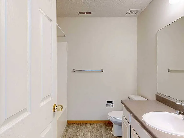 Northbrook Apartments — Photo 158