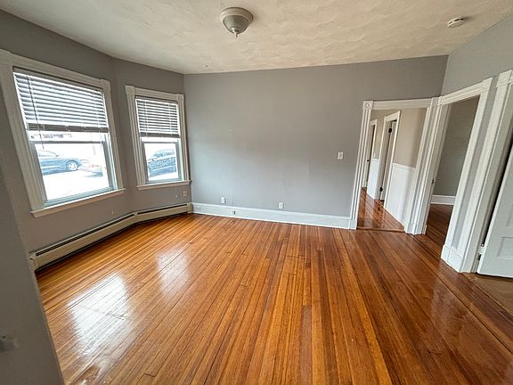3rd image of 179 Tremont St #1