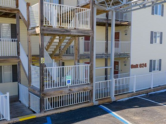 5th image of 1481 Ledges Dr. #624