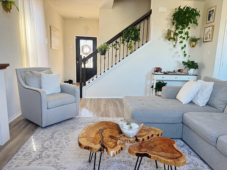 216 Janelle Ln — Photo 6