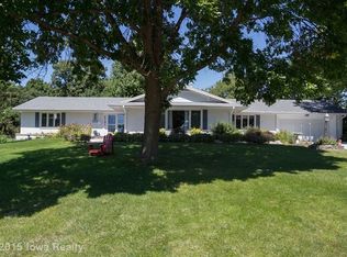 4101 Oak Forest Dr, Des Moines, IA 50312