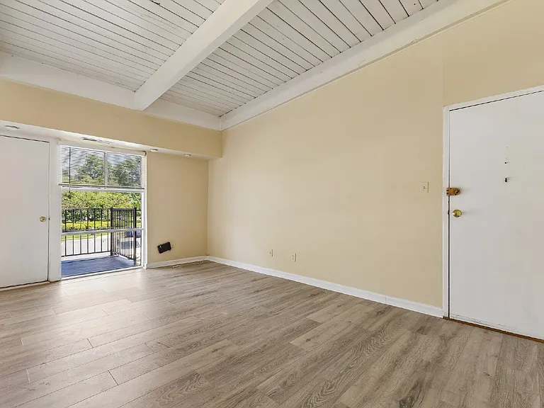 4901 Americana Dr — Photo 11