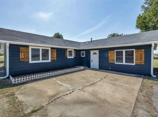 305 E Lowry Rd, Claremore, OK 74017