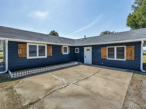 305 E Lowry Rd, Claremore, OK 74017