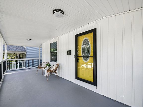 5th image of 829 Thomas Rd