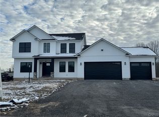 8400 Meadowland View Trl, Cicero, NY 13039