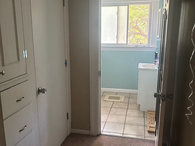 2564 Premont Ave #2 — Photo 11