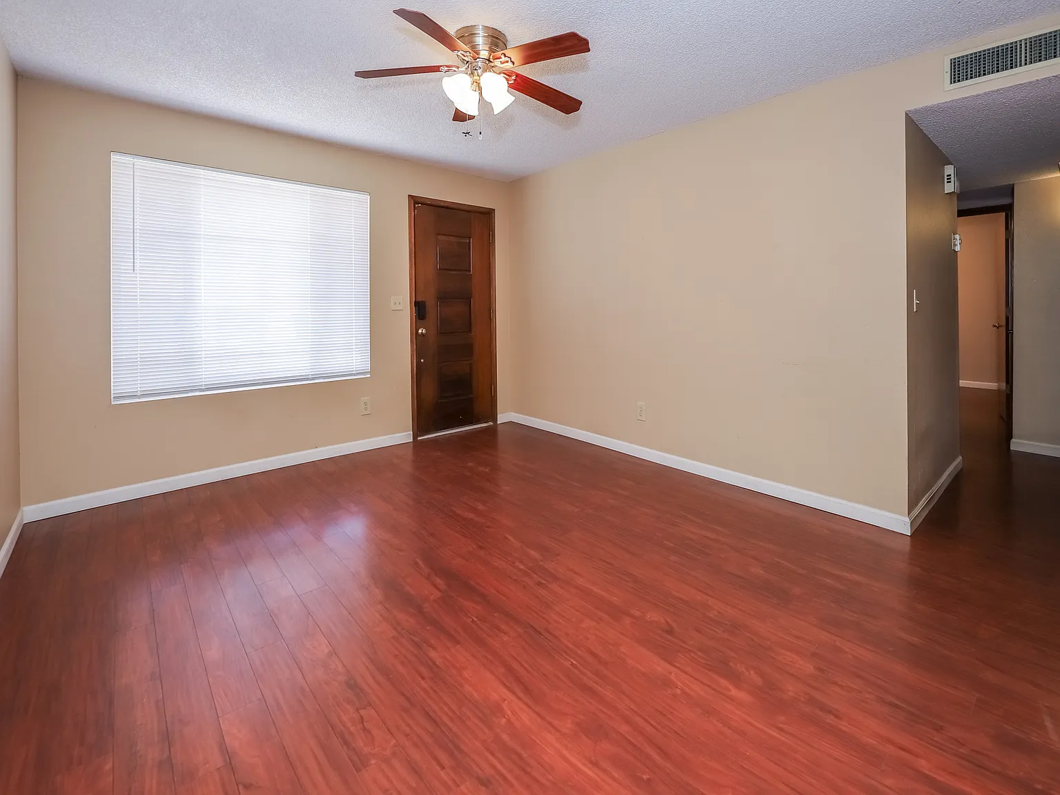 Tucson, AZ - House - $2,095.00 Available June 2024 — Photo 4
