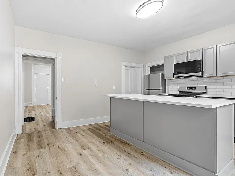 1030 Grand Ave — Photo 9