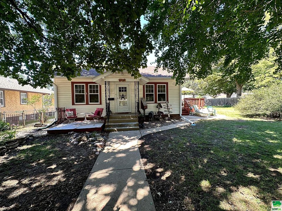 1st image of 2407 S Royce St