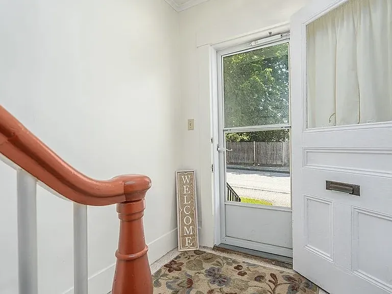 54 Maple St #B — Photo 2