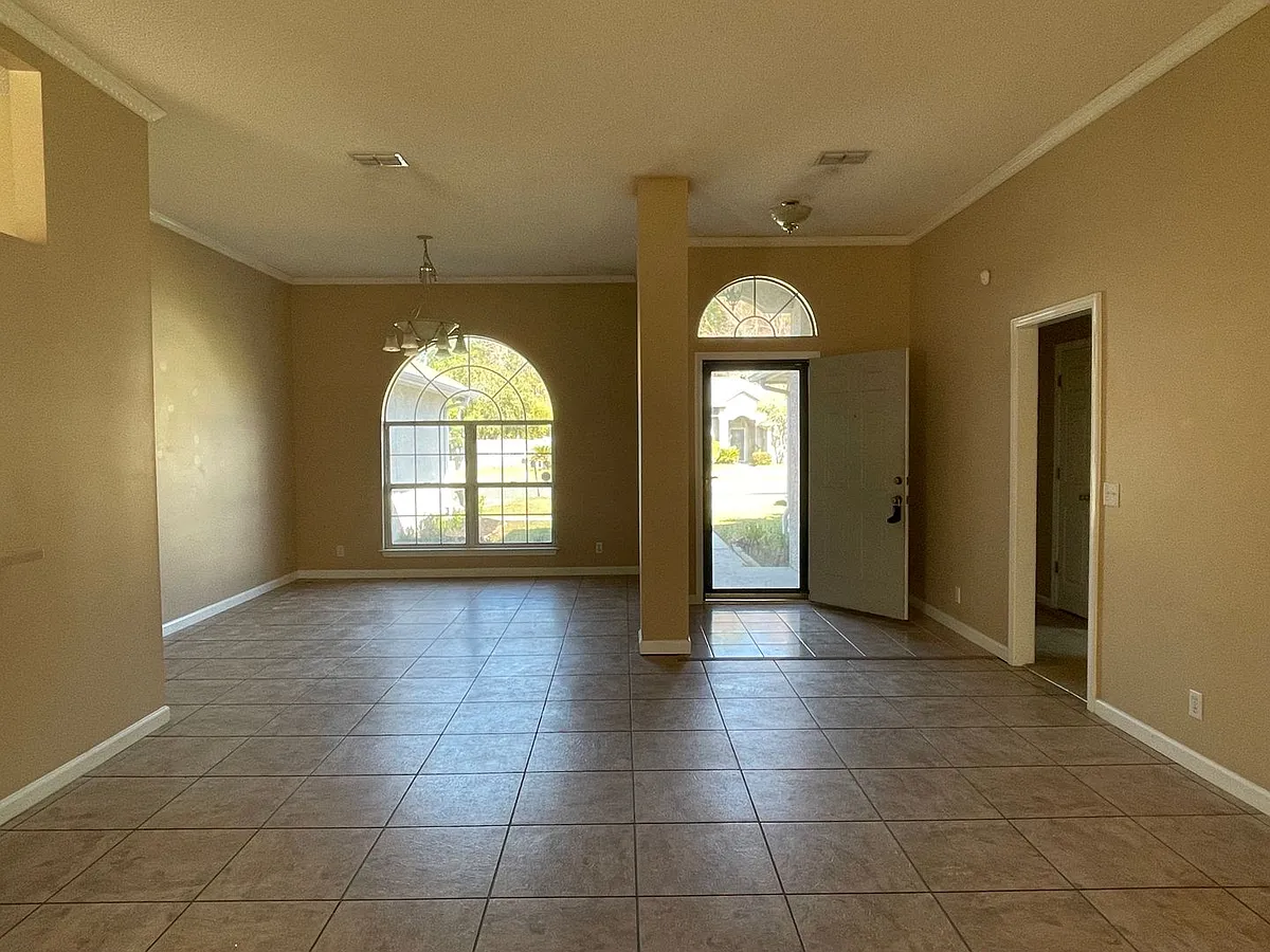 Building Photo - 604 Wild Grape Dr