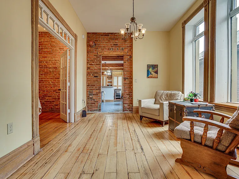 192 Charles Ave — Photo 4