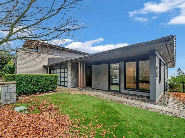 3018 Burfield Pl, West Vancouver, BC V7S 0A9