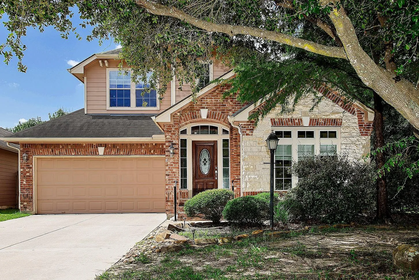 3 bed, 2.5 bath, 2342 sqft, $2,700 — Photo 1