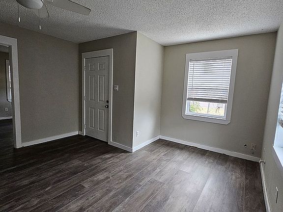 4th image of 8824 Clifford St