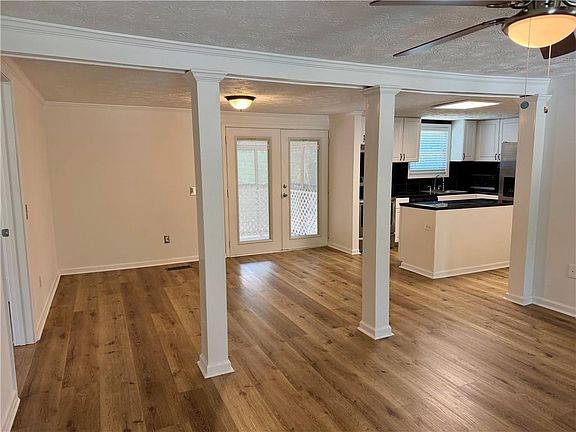 5th image of 2132 Pierce Rd