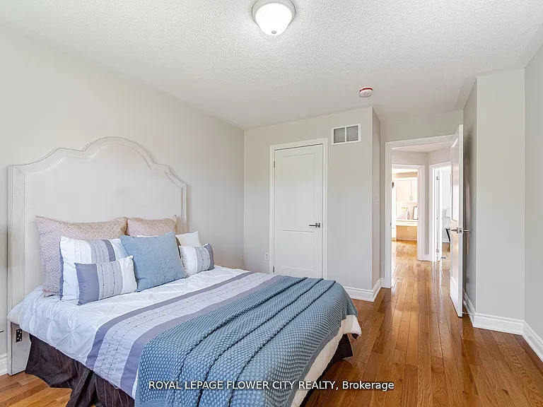 36 Louvain Dr — Photo 23