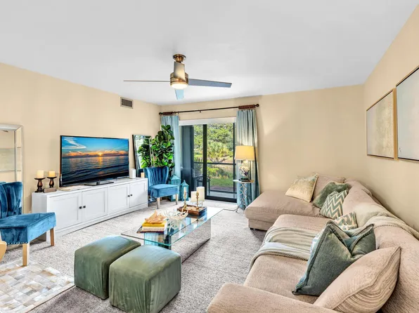 912 SW 9th Street Circle #105, Boca Raton, FL 33486