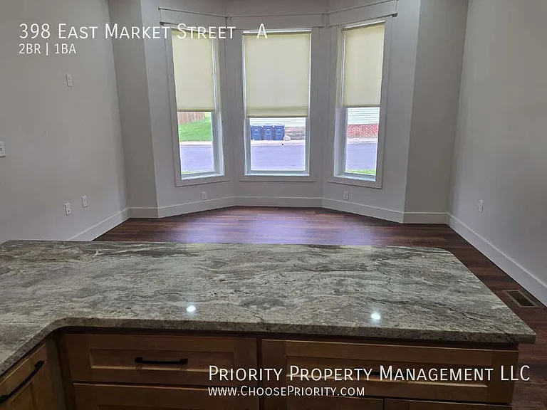 398 E Market St #A — Photo 6
