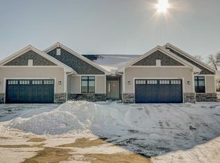 7960 W Stone Ridge Dr #84-2, Lannon, WI 53046