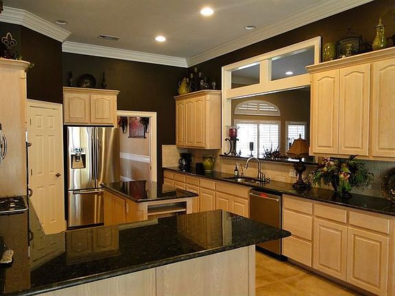 5th image of 4108 Fairwood Dr