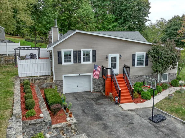 24 Baldwin Rd, Carmel, NY 10512