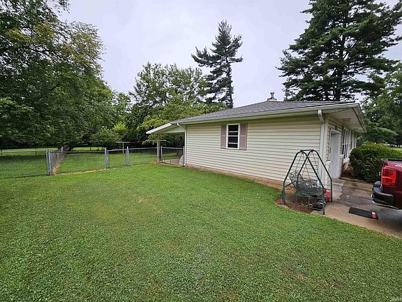 3rd image of 109 Meadowlark Ln